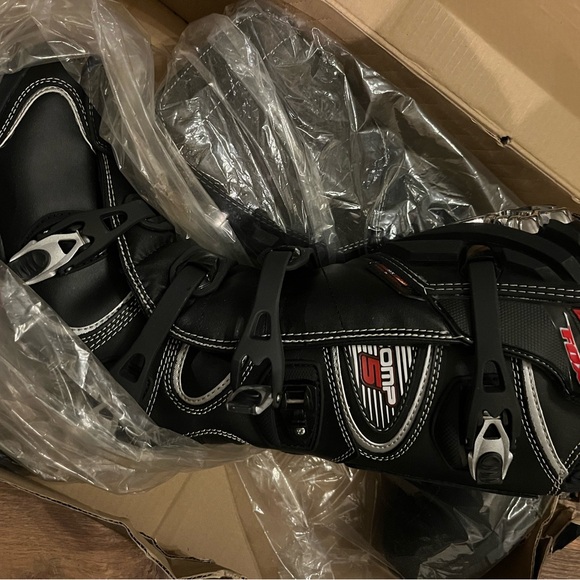 Men’s size 10M Fox Comp 5 racing boots! NWT - Picture 1 of 2